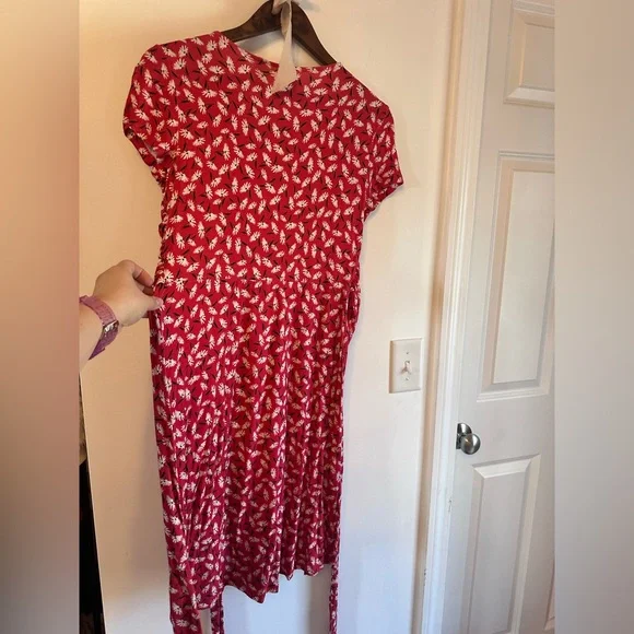 Seraphine Red Floral Nursing Wrap Dress - Picture 6 of 8